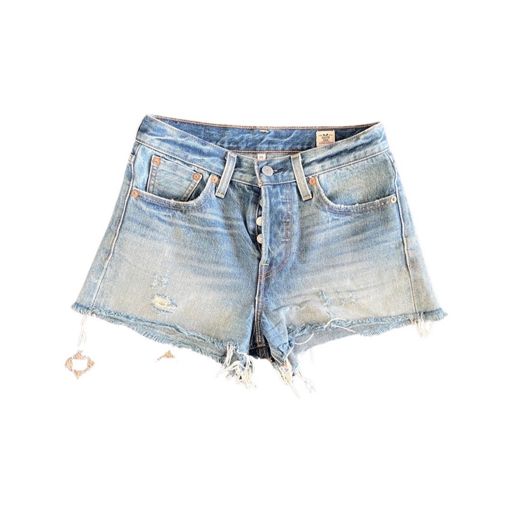 Levi daisy dukes